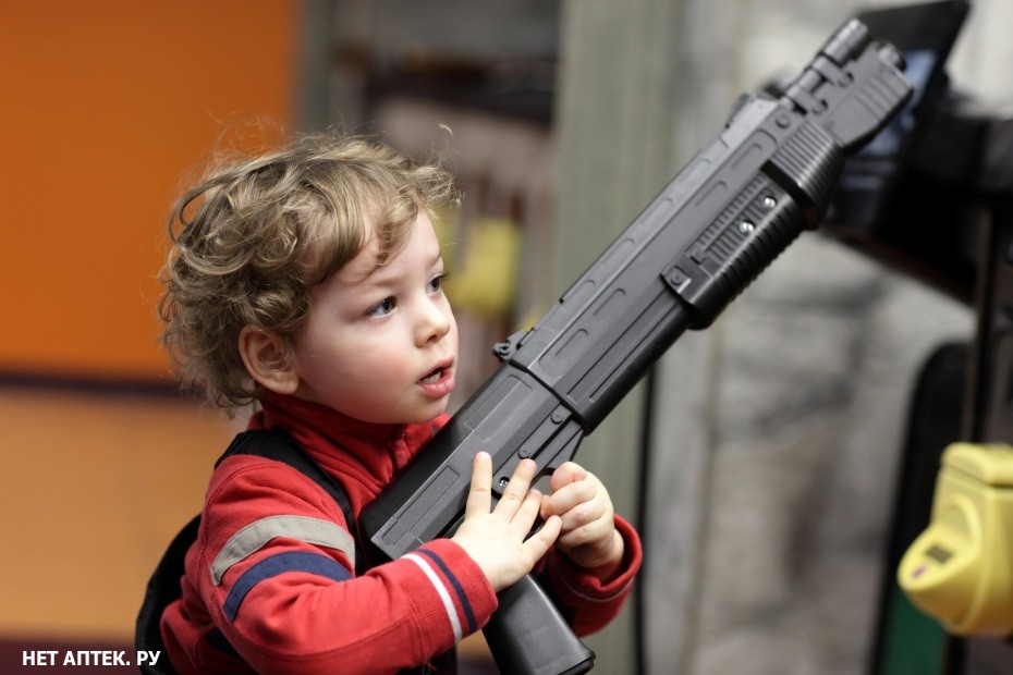 Детское игрушечное оружие